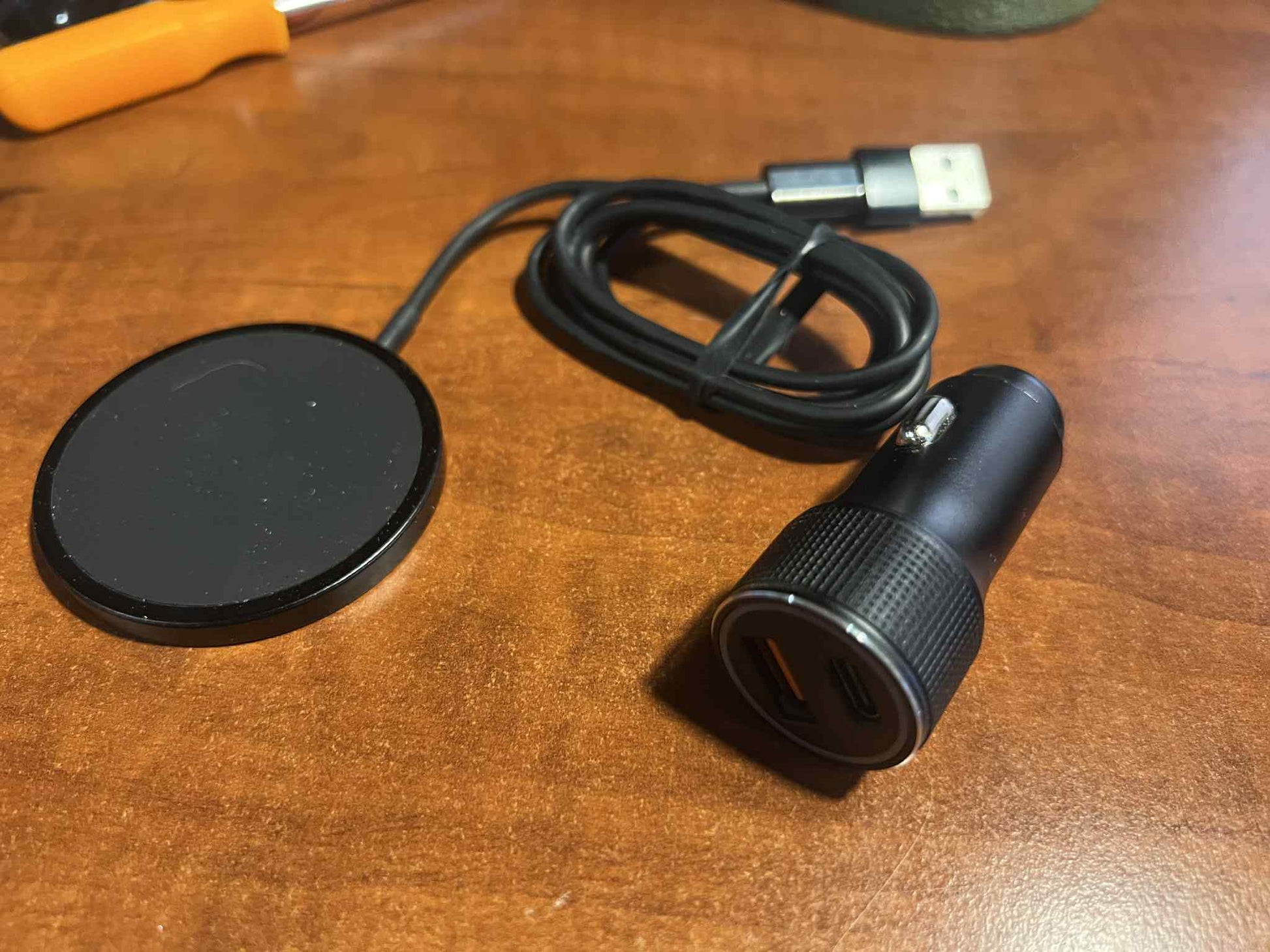 1999–2006 Chevy/GMC Magnetic Wireless Phone Charger Mount (iPhone 12 & Up)